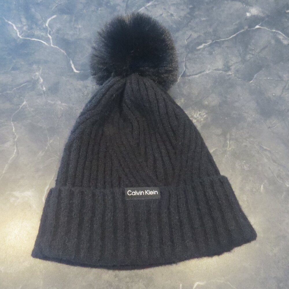 Calvin Klein Women’s Rib-Knit Pom Pom Beanie – Black – New Without Tags (B2)